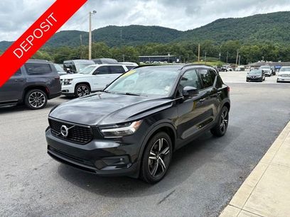 Used 2022 Volvo XC40 T5 R-Design