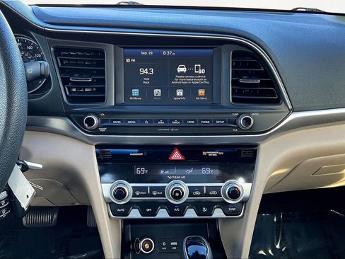 Used 2020 Hyundai Elantra SEL image 6