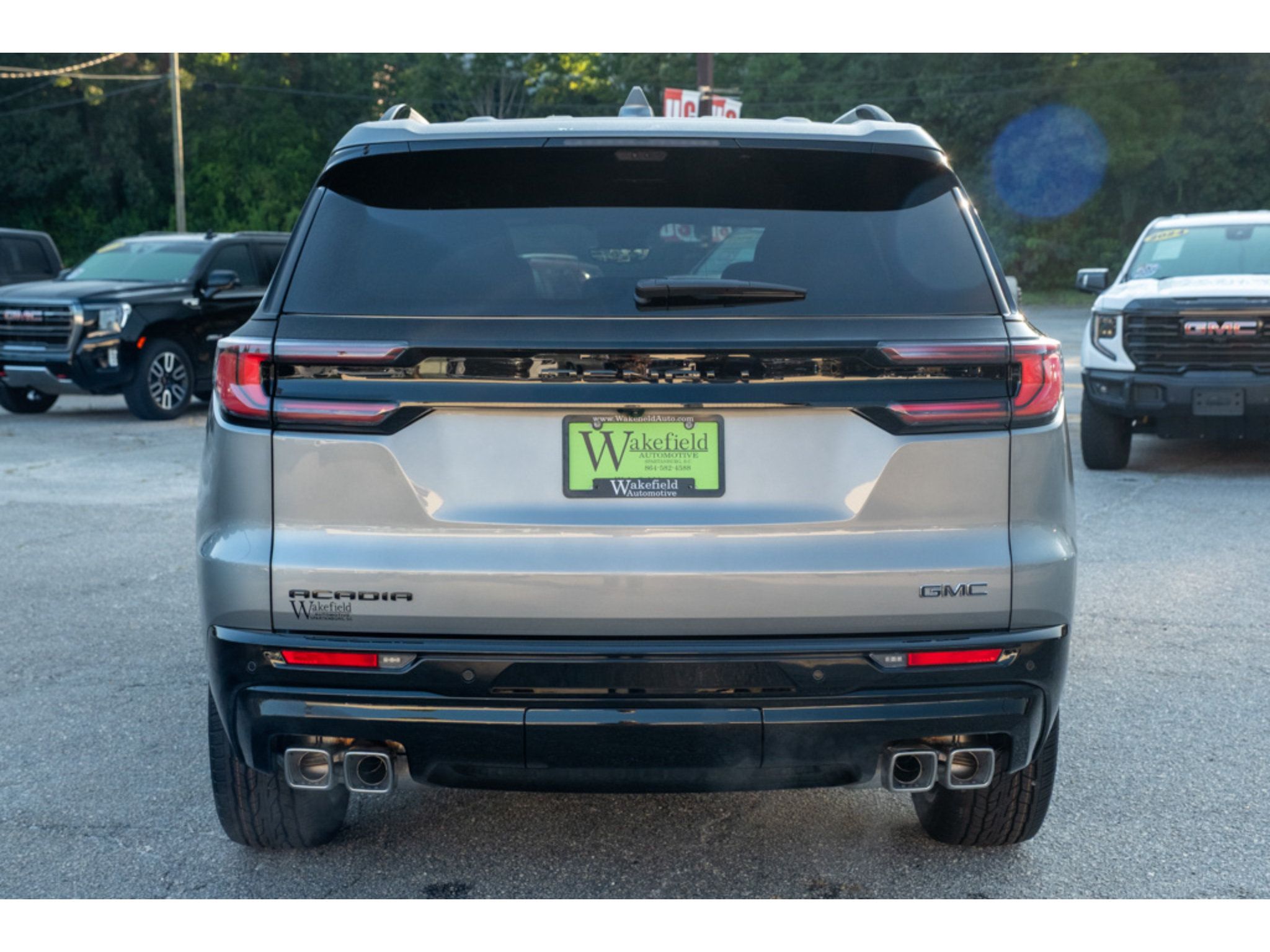 New 2027 GMC Acadia Denali Ultimate w/ LPO, Black Badging Package FWD image 7