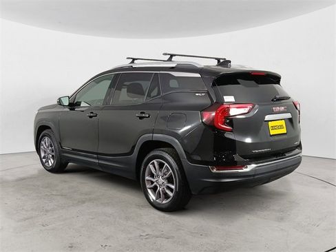 Used 2022 GMC Terrain SLT w/ Infotainment Package II image 3