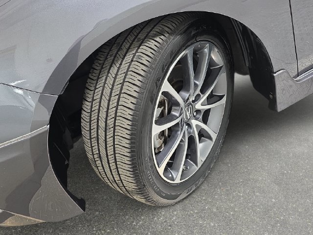 Used 2017 Acura TLX w/ Technology Package FWD image 30