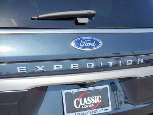 Used 2024 Ford Expedition XLT RWD image 11