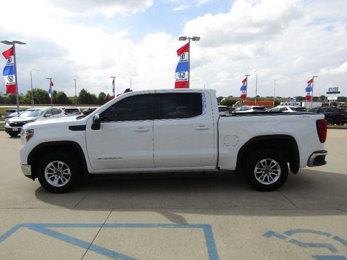 Used 2022 GMC Sierra 1500 SLE image 8