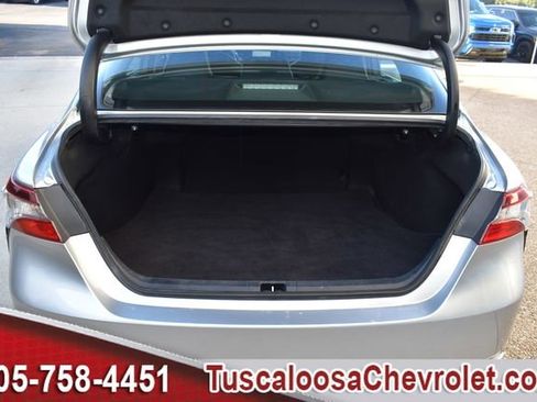 Used 2021 Toyota Camry SE image 9