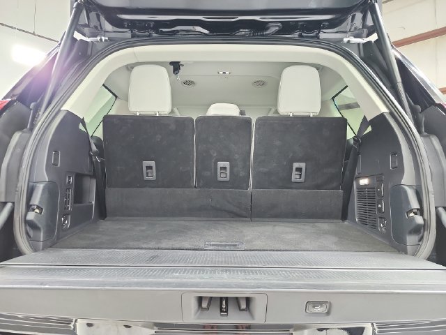 Used 2025 Ford Expedition Platinum w/ Driver's Package AWD/4WD image 48