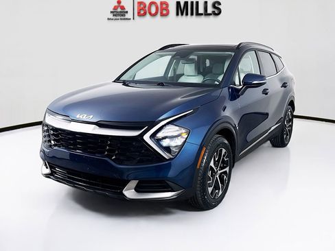 Used 2023 Kia Sportage EX w/ EX Premium Package image 3