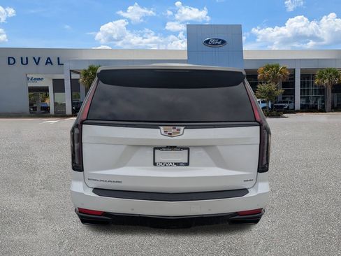 Used 2023 Cadillac Escalade ESV Sport w/ Touring Package image 5