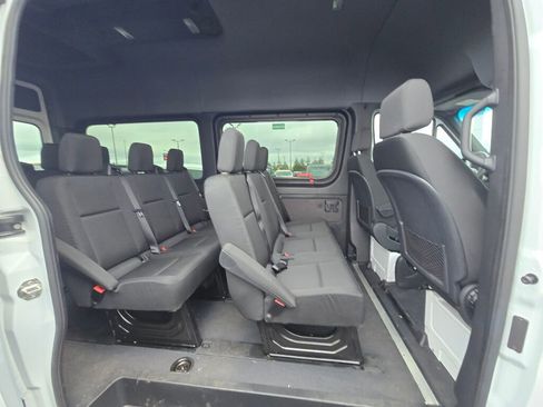 Used 2024 Mercedes-Benz Sprinter 2500 image 8