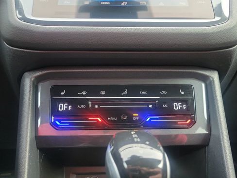 Certified 2023 Volkswagen Tiguan SE R-Line image 22