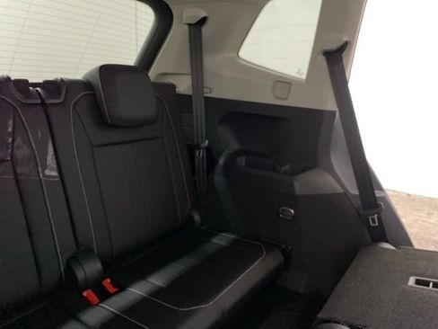 Used 2023 Volkswagen Tiguan SE w/ Panoramic Sunroof Package FWD image 83