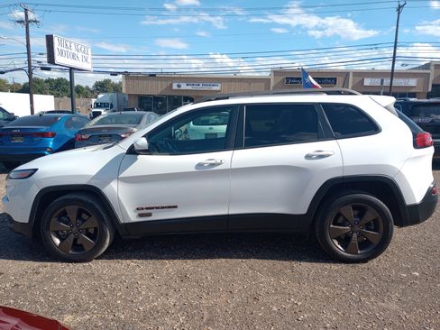 Used 2016 Jeep Cherokee 75th Anniversary image 6