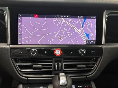 Certified 2026 Porsche Macan AWD/4WD image 16