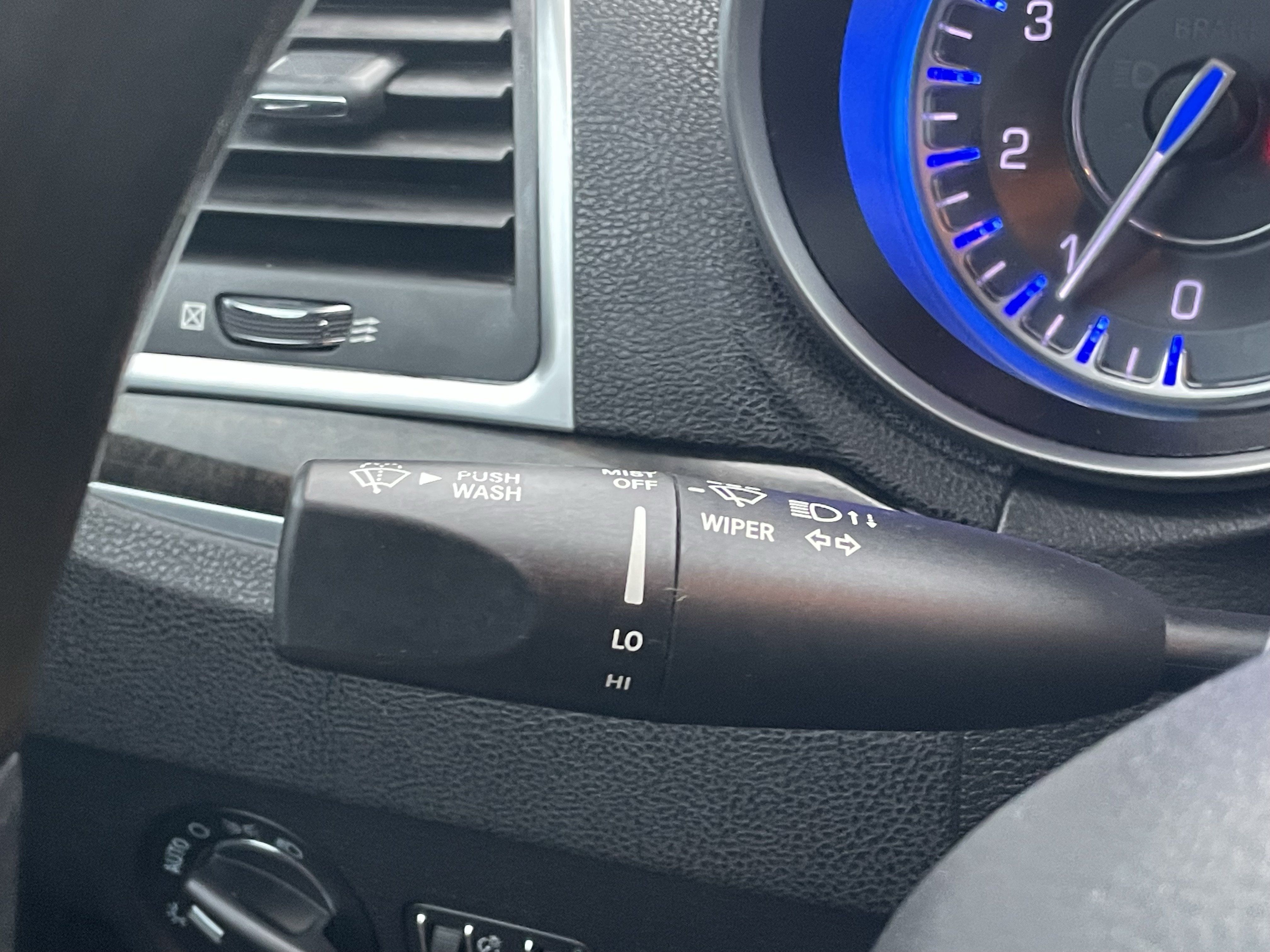 Used 2016 Chrysler 300 C AWD/4WD image 17