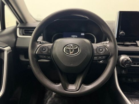 Used 2025 Toyota RAV4 XLE AWD/4WD image 15