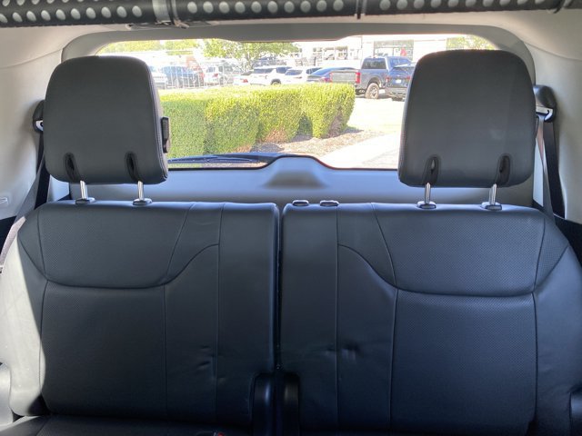 Used 2016 Lexus LX 570 4WD w/ Luxury Package image 10