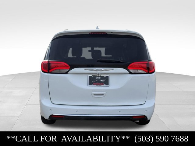 Used 2019 Chrysler Pacifica Touring-L FWD image 4