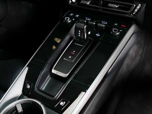 Used 2022 Porsche 911 Carrera RWD image 15