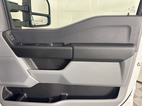 New 2026 Ford F250 XL w/ XL Chrome Package image 23