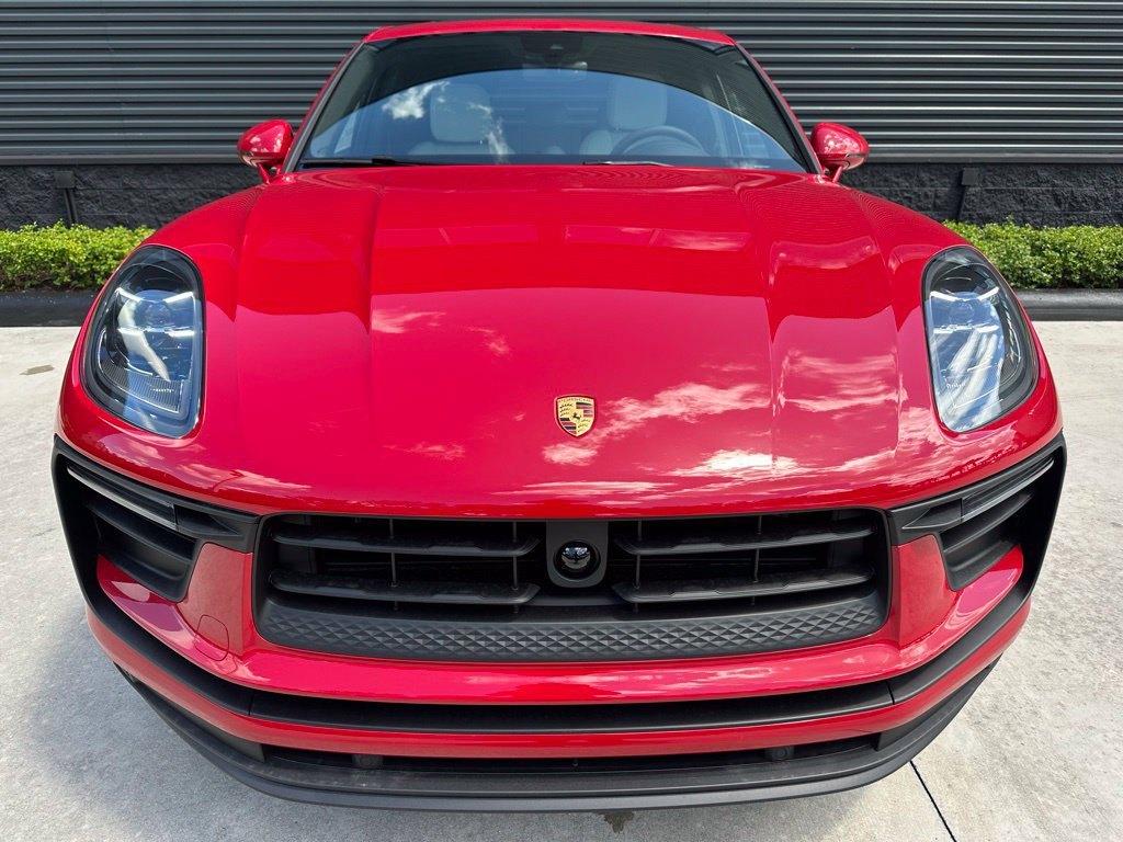 Used 2026 Porsche Macan AWD/4WD image 7