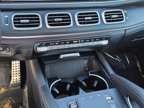 Certified 2025 Mercedes-Benz GLS 450 4MATIC image 22