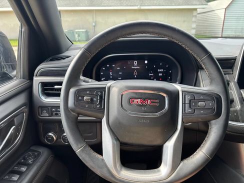 Used 2023 GMC Yukon XL SLT w/ SLT Luxury Package RWD image 31