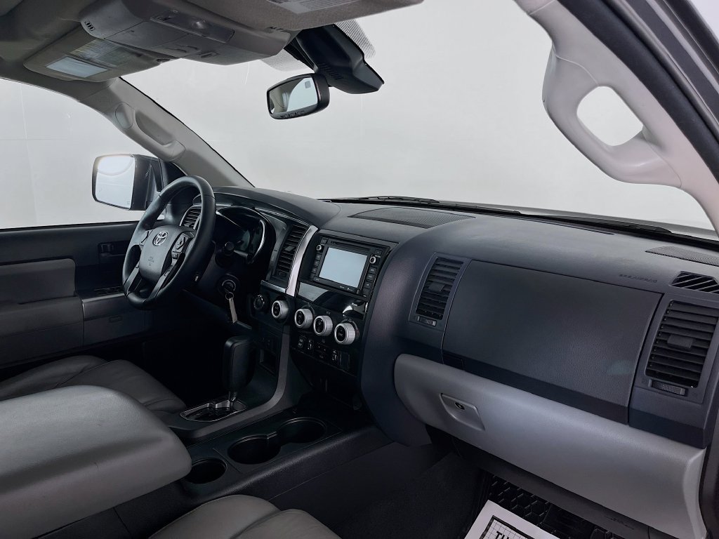 Used 2019 Toyota Sequoia SR5 AWD/4WD image 35