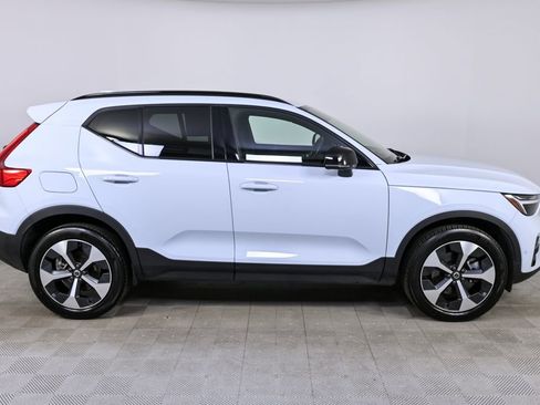 Certified 2025 Volvo XC40 B5 Plus image 26