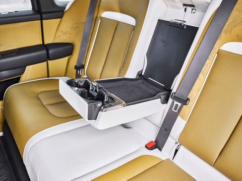 Used 2026 Rolls-Royce Cullinan Black Badge image 60