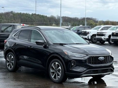 Certified 2024 Ford Escape Platinum AWD/4WD image 38