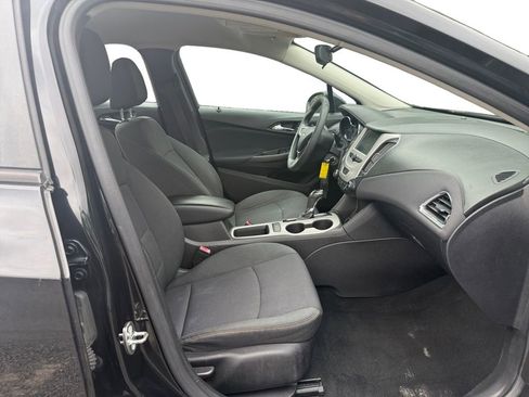 Used 2018 Chevrolet Cruze LS image 15
