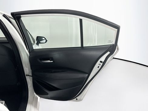 Used 2020 Toyota Corolla LE w/ Carpet Mat Package (TMS) image 28