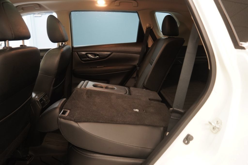 Used 2018 Nissan Rogue SL w/ Premium Package AWD/4WD image 28