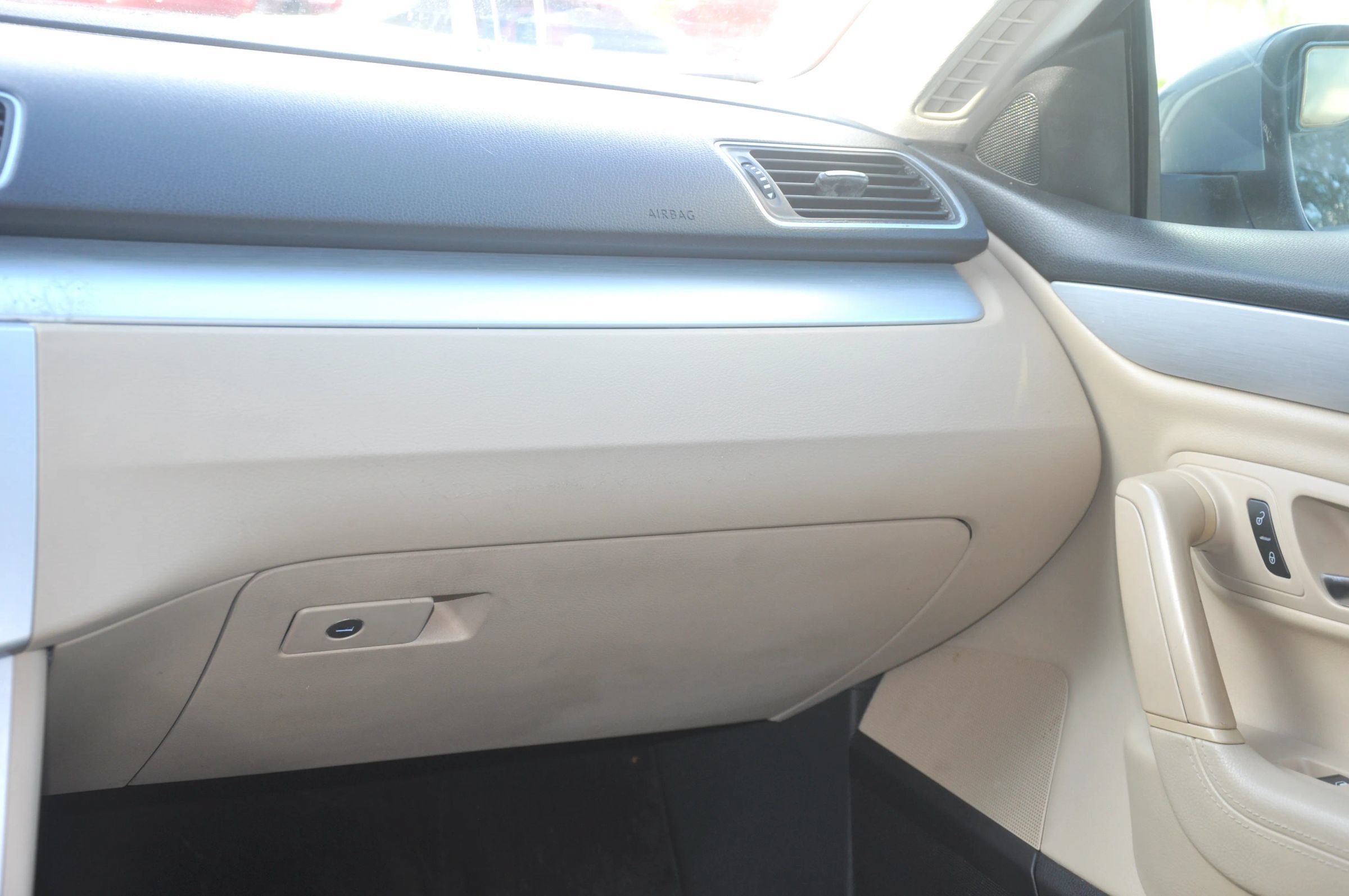 Used 2013 Volkswagen CC Sport FWD image 16
