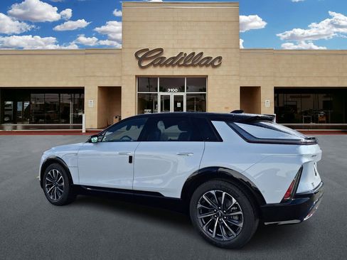 New 2026 Cadillac Lyriq Sport image 5