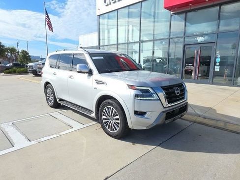 Used 2022 Nissan Armada SV w/ SV Appearance Package image 3