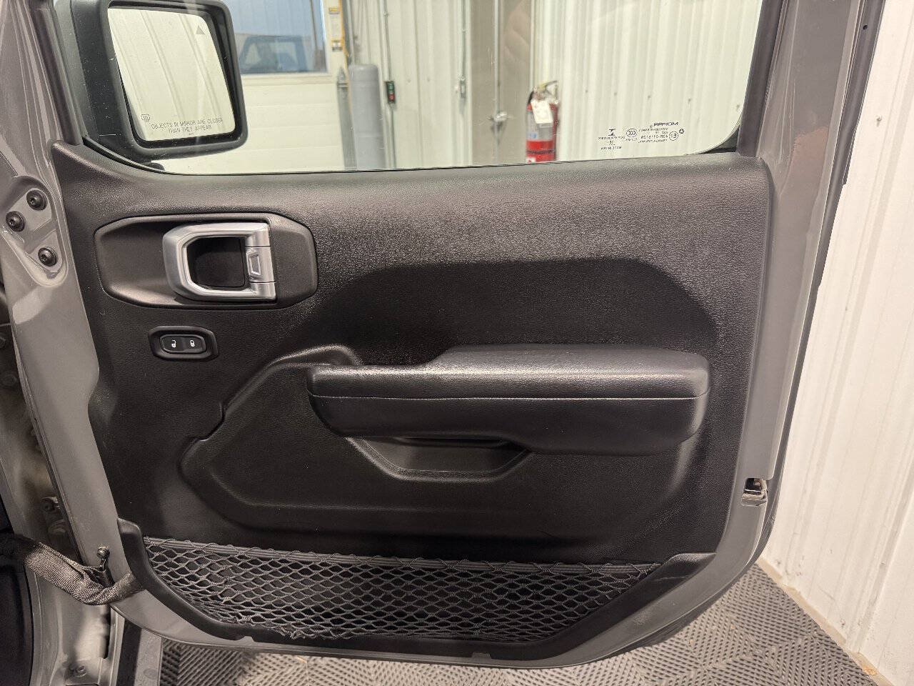 Used 2019 Jeep Wrangler Unlimited Rubicon w/ Uconnect 4C Nav & Sound Group AWD/4WD image 15