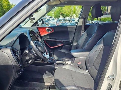 Used 2020 Kia Soul GT-Line Turbo FWD image 10