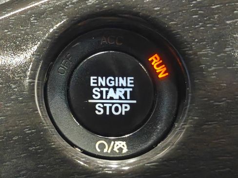 Used 2017 Jeep Grand Cherokee Limited AWD/4WD image 11
