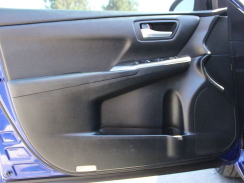 Used 2016 Toyota Camry SE FWD image 8