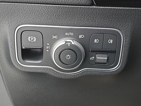 Used 2025 Mercedes-Benz GLA 250 image 26