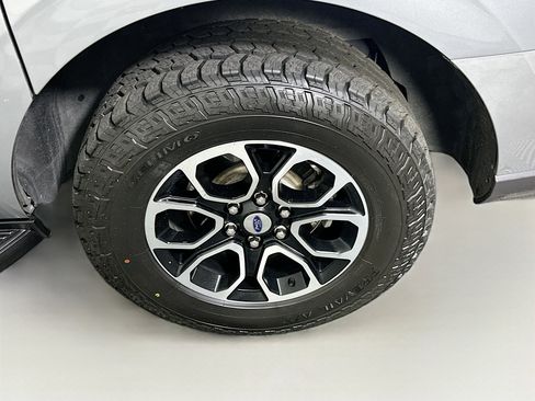 Used 2024 Ford Expedition Max XLT image 11