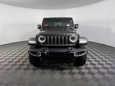 Used 2025 Jeep Wrangler Unlimited Sahara AWD/4WD image 11