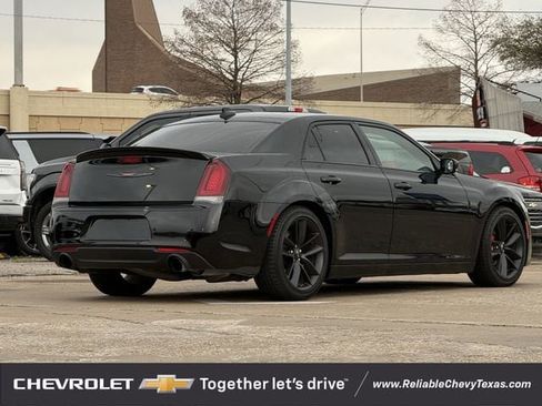 Used 2023 Chrysler 300 C image 6