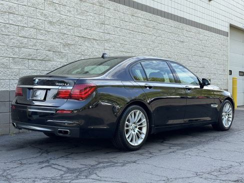 Used 2015 BMW 750Li xDrive w/ M Sport Edition image 3