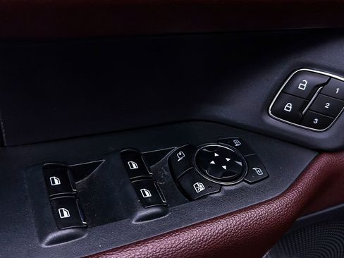 Used 2024 Ford Expedition Limited AWD/4WD image 17