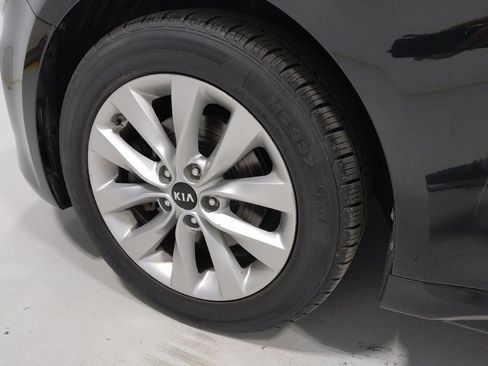 Used 2018 Kia Optima LX w/ 17" Alloy Wheels Package image 31