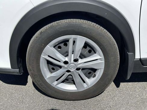 Used 2024 Nissan Kicks S FWD image 10