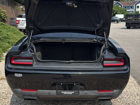 Used 2016 Dodge Challenger SXT Plus RWD image 9