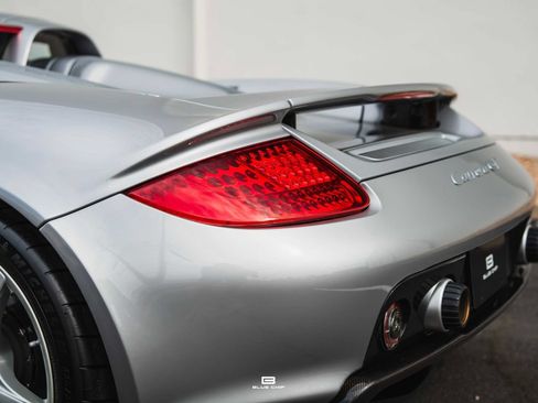 Used 2004 Porsche Carrera GT RWD image 5