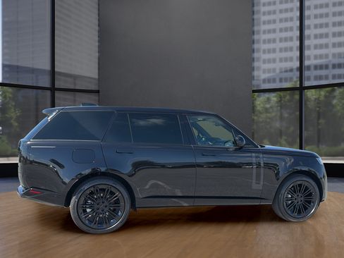 New 2026 Land Rover Range Rover Long Wheelbase SE AWD/4WD image 17